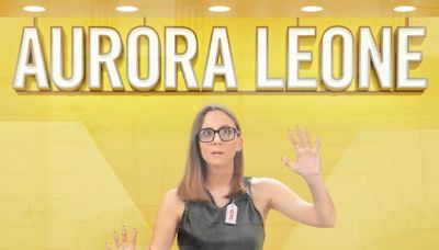 Aurora Leone nel nuovo spettacolo teatrale “Tutto Scontato”