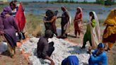 Pakistan floods raise fears of hunger after crops wrecked