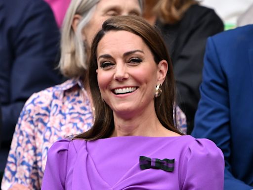 Kate Middleton apparaît rayonnante à côté de sa fille Charlotte à Wimbledon
