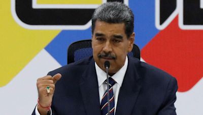 Maduro acusa a la oposición de un "intento de golpe de Estado" por desconocer su victoria mientras el CNE lo proclama presidente reelecto de Venezuela