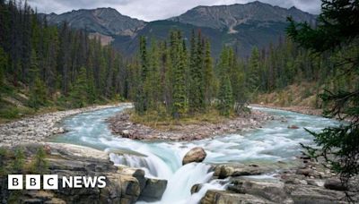 Jasper fire: Canadians mourn as jewel of the Rockies burns