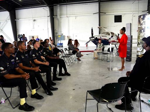 Earning less than $35K and interested in aviation? This Miami training program can help