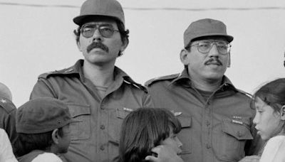 Quién es Humberto Ortega, el hermano de Daniel Ortega que critica el "poder dictatorial" del presidente de Nicaragua