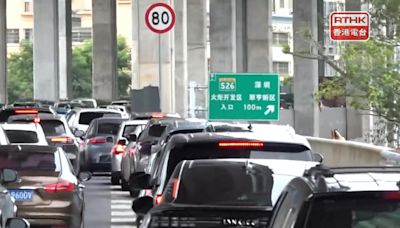 深中通道試營運首日一度塞車 有跨境巴士及旅遊界相信很快可改善