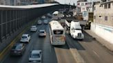 Caos en Circuito Interior: cierran carriles por accidente de tráiler; checa alternativas viales