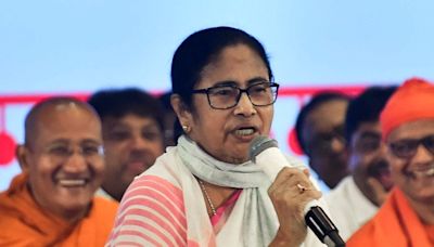 'My Mic Was Shut': Mamata Banerjee Walks Out Of Niti Aayog Meet, Govt Sources Say Incorrect Claim - News18