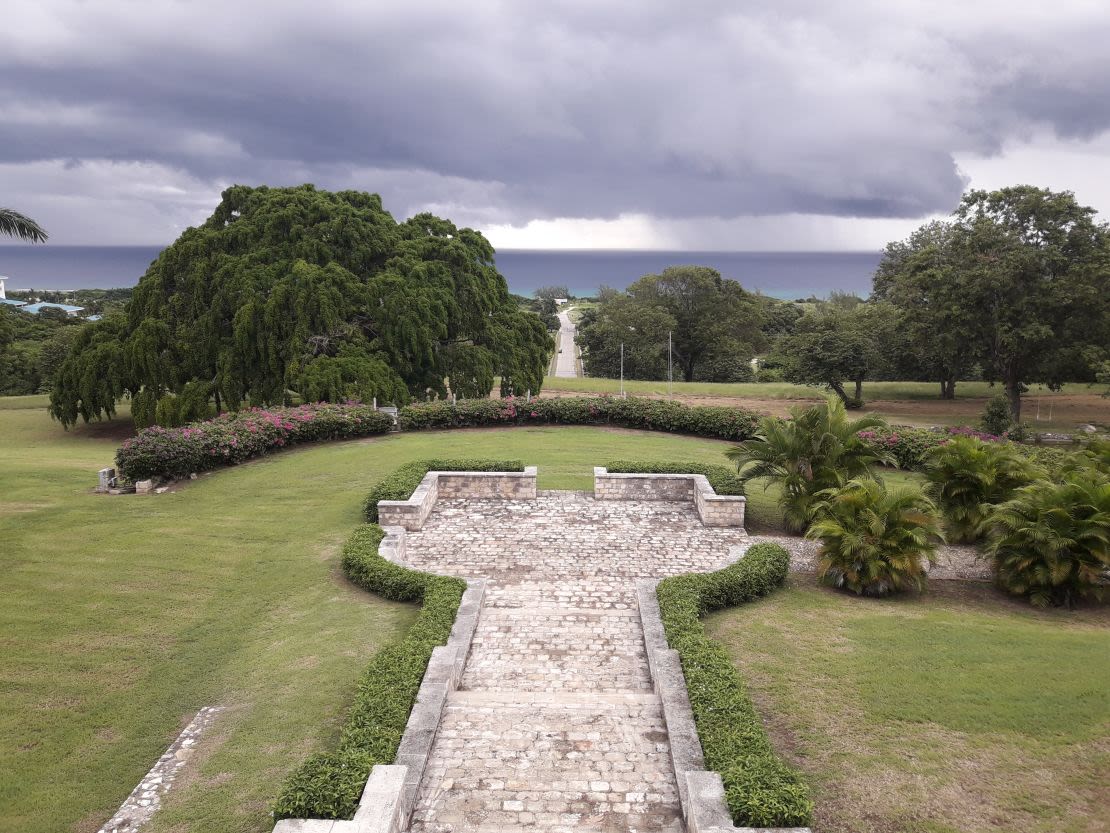 A murderous ghost haunted an exclusive Jamaican resort for centuries. But could she survive a paranormal investigation?