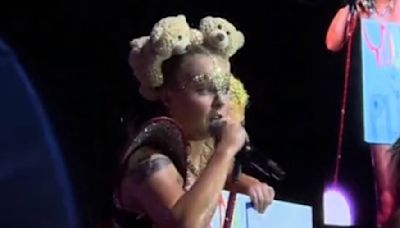 JoJo Siwa claps back after being BOOED at NYC Pride concert