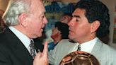 El MOTIVO por el que se suspendió la subasta del Balón de Oro de Diego Maradona