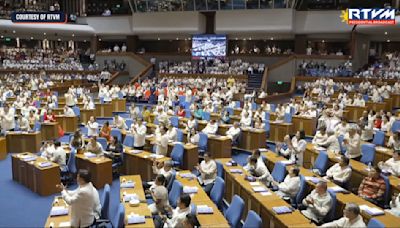 WATCH: Who gave Marcos a standing ovation over POGO ban announcement?