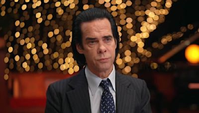 Awkward Leigh Sales is forced to apologise to Nick Cave