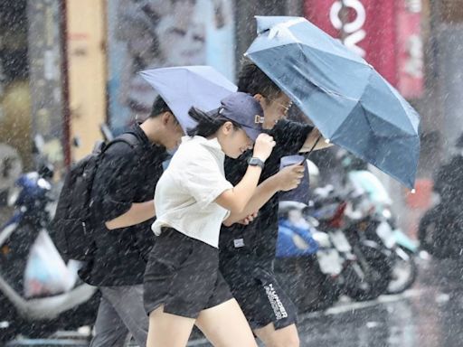 颱風假「薪水照給」…員工喊「遇排休吃虧」 網無奈：公告最公平