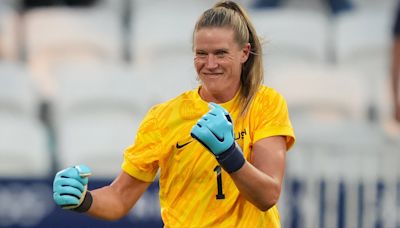 Watch the epic Alyssa Naeher save that got the USWNT to the Olympic soccer final