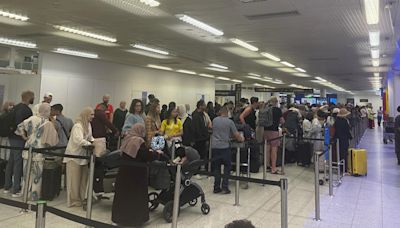 Air passengers facing further disruption following world IT outage