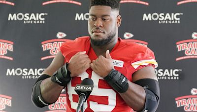 Chiefs OL Trey Smith on contract status: ‘I don't look at all that stuff’