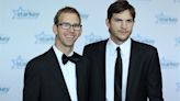 Ashton Kutcher se emocionó al hablar de los problemas de salud de su hermano mellizo