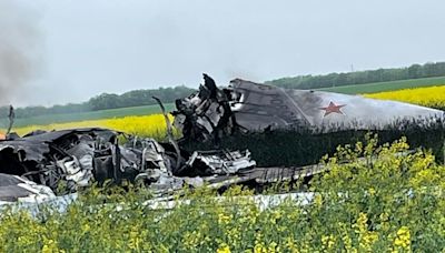 Ocho muertos en Ucrania, que asegura haber derribado un bombardero ruso