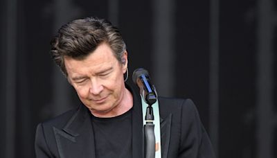 Rick Astley delights fans as he performs Seven Nation Army at Trnsmt