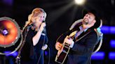 Garth Brooks Brings Trisha Yearwood Onstage To Perform ‘She’s In Love With the Boy’ & Lady Gaga’s ‘Shallow’