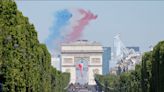 Défilé du 14 juillet atypique et réduit dans une France hôte des JO et en crise politique