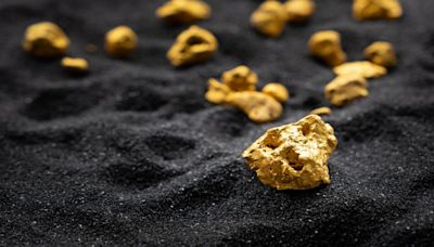 Solstice Gold options Strathy Gold Project in Canada