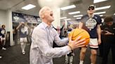 Dan Hurley: From a bingo hall to coach of the Los Angeles Lakers?