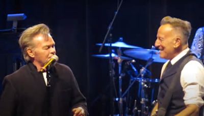 Springsteen jams with Mellencamp, Jackson Browne and more in N.J. (VIDEOS)