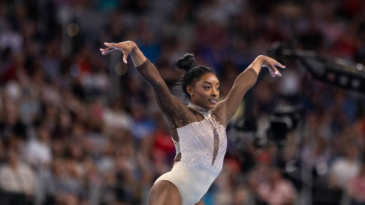 Simone Biles’ Mom Reacts to Her Flawless Vault Performance! See the Viral Video of Her Response