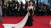 Michelle Salas deslumbra en Cannes 2023 sensual y glamorosa con soñado traje de Pronovias