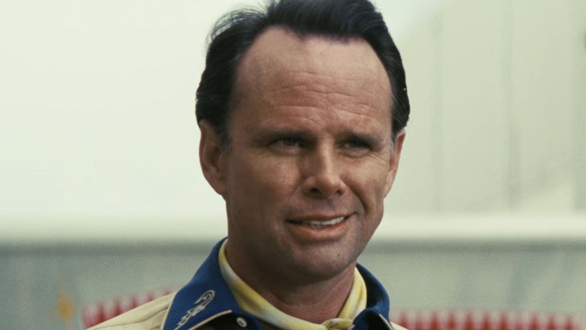 ...Shirtless Walton Goggins Is Getting Back To Filming The White Lotus, And I Can't Get Enough Of The Fallout ...