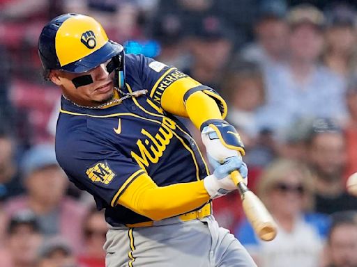 Red Sox fans get fresh popcorn, meet Brewers' William Contreras after his homer sent kernels flying