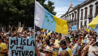 Canary Islands calls for 'national pact' to defend tourism as protests grow