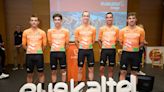 El Euskaltel presenta en Vitoria el ocho para la Vuelta