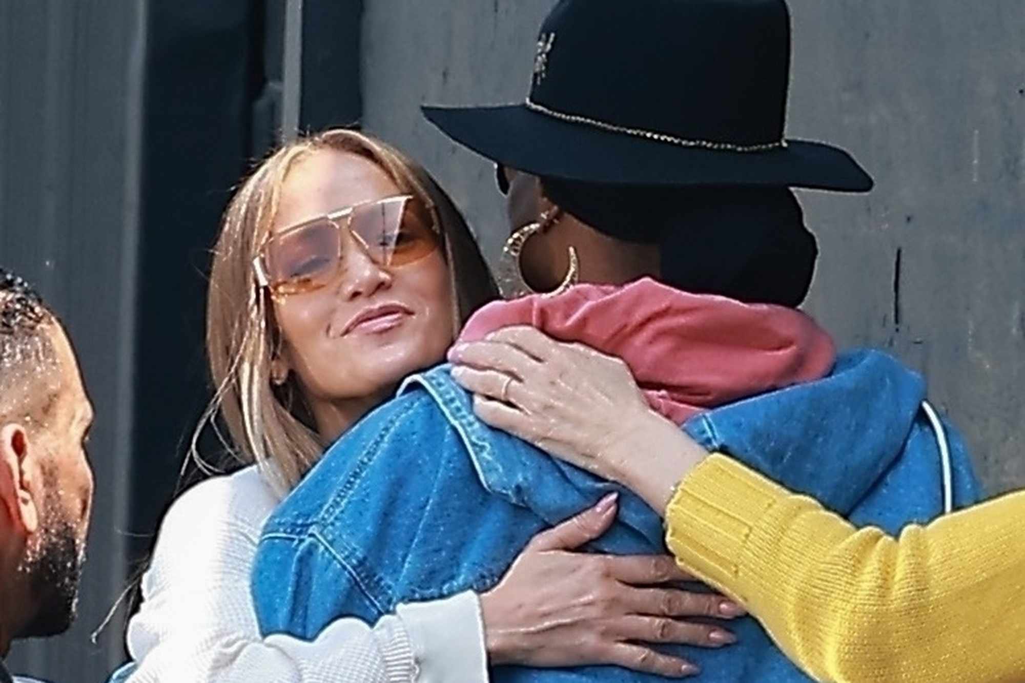 Jennifer Lopez Meets with Her Team at a Dance Studio amid Tour Cancellation Announcement
