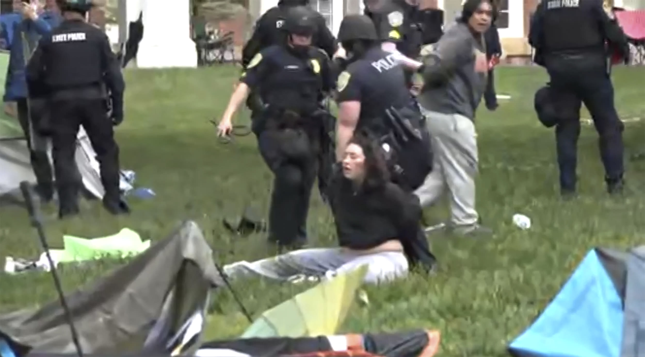 25 arrested at University of Virginia after police clash with pro-Palestinian protesters