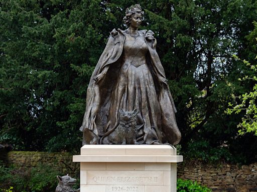 Queen Elizabeth Statue Debuted on 98th Birthday, Corgis Added to Base