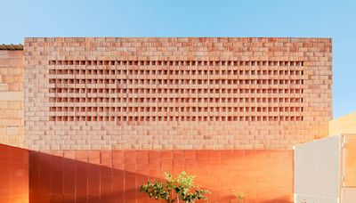 Un padre albañil, un hijo arquitecto y el polvero del pueblo: así nació Casa Libertad