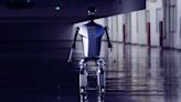 This is the first humanoid electric robot that can run at 6km/h