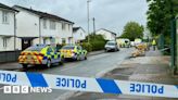 Leicester: Man, 18, dies in street stabbing