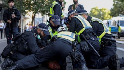 Segunda noche de disturbios en Reino Unido por protestas de la ultraderecha