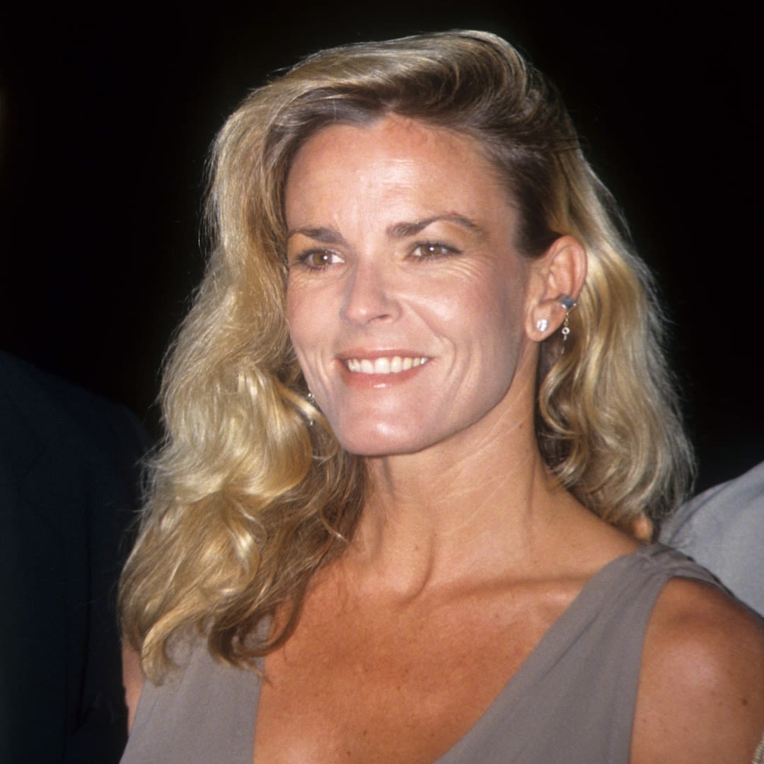 Nicole Brown Simpson’s Harrowing Murder Reexamined in New Docuseries After O.J. Simpson's Death - E! Online