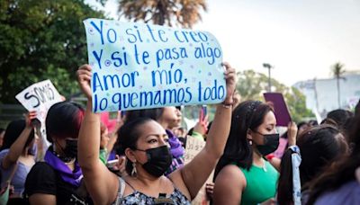 Cae en Puebla docente universitario de Oaxaca por grabar a mujeres con cámara oculta en los tenis