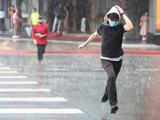 嘉義、台南大雷雨 全台慎防大雨或局部豪雨