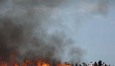 Mégabassines dans les Deux-Sèvres : Les manifestants repoussés par un incendie provoqué par les forces de l’ordre