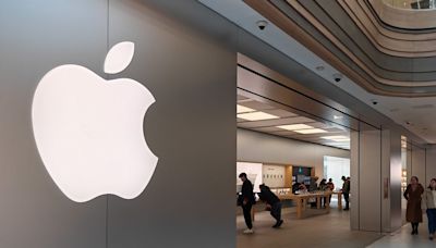 蘋果財報即將公布，圍繞iPhone新機型的線索最值得關注