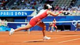 Sorpresón en tenis femenino: la china Zheng elimina a Swiatek