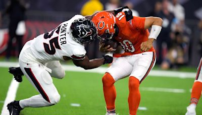 Texans' offense struggles against Bears, but defense comes through for the win