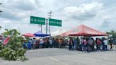 Bloqueos carreteros en Tabasco: Dos manifestaciones ‘enloquecen’ varios municipios