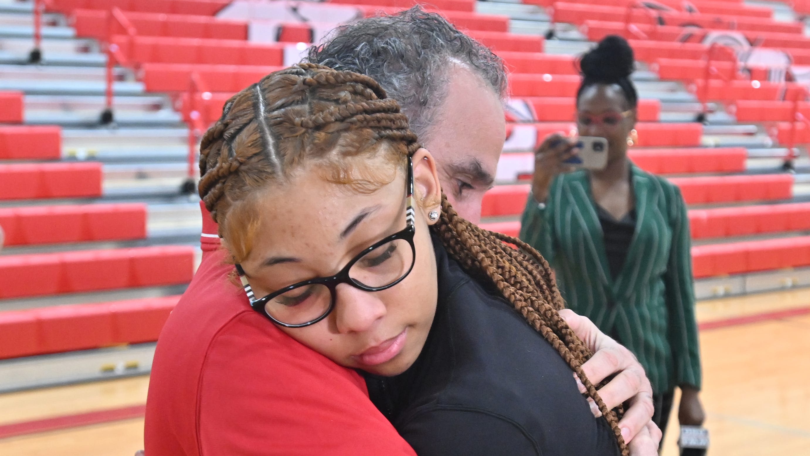 Students honored for saving Oak Park High School gym teacher having heart attack