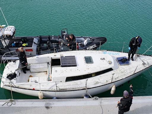 Migrants start arriving by YACHT as people traffickers ditch dinghies